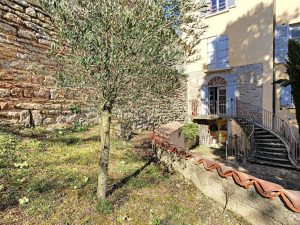 Beau rez de jardin de 5 pièces 131m2 , 4 chambres- Limonest