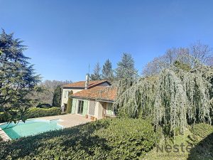 Maison Limonest 5 pièce(s) de 127 m2, 4 chambres, piscine, garage, 1502 m² de terrain