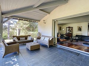 Maison Saint Didier au Mont D&rsquo;Or 210m2 et 80m2 de terrasses couvertes – 2707m2 de terrain – 6 pièces, 4 chambres – vue dégagée et situation privilégiée