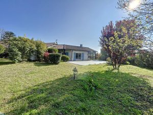 Maison Saint Cyr Au Mont D Or 7 pièce(s) 163 m2, terrain 1456m², 4 chambres, piscine