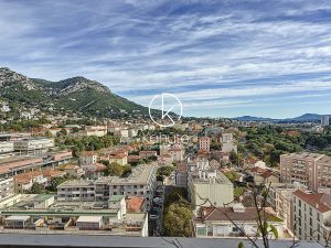 Appartement Toulon 5 pièce(s) 108 m2 – Terrasse 13m2 – Vue dégagée – 3 chambres – Salle d&rsquo;eau – Salle de bains