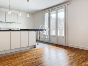 Appartement T4  Oullins 79m² balcon cave parking