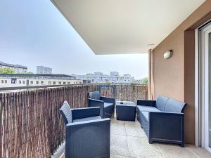 T 3 avec garage et terrasse dans Résidence récente face tramway T4 et bus