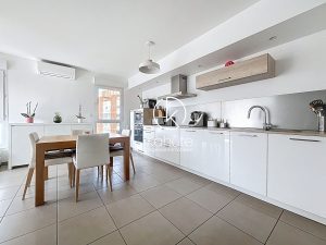 Appartement Lyon 7, quartier des Girondins, 4 pièce(s) 78.23m2, 3 chambres, terrasse, garage