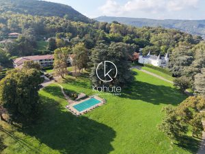 Appartement Collonges Au Mont D&rsquo;Or 4 pièce(s) 133m2, 2 places de stationnement, copropriété avec parc arboré et piscine