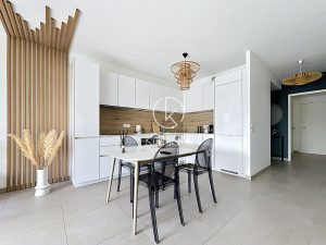 A seulement 10km du centre ville de Lyon au calme, Appartement Saint Cyr Au Mont D Or 3 pièce(s) 72 m2, 2 chambres, terrasse, et garage