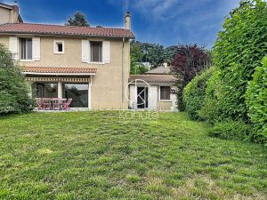 Maison Saint Cyr Au Mont D Or 6 pièce(s) 160 m2, 4 chambres, , garage, 2 places de parking, annexes, jardin