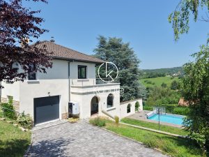 Maison Saint Didier Au Mont D&rsquo;Or 7 pièce(s) 210m2 avec dépendance et grand garage, 1579m2 de terrain, au calme, situation privilégiée avec une belle vue dégagée.