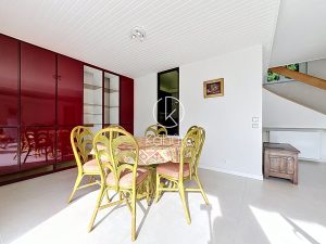 Maison Saint Cyr Au Mont D Or 6 pièce(s) 160 m2, 4 chambres, , garage, 2 places de parking, annexes, jardin