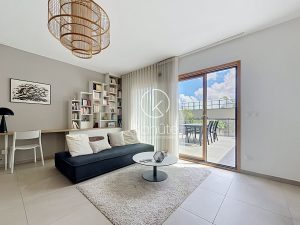 A seulement 10km du centre ville de Lyon au calme, Appartement Saint Cyr Au Mont D Or 3 pièce(s) 72 m2, 2 chambres, terrasse, et garage
